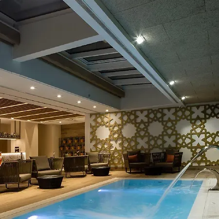 Catalonia Giralda Hotell 4*