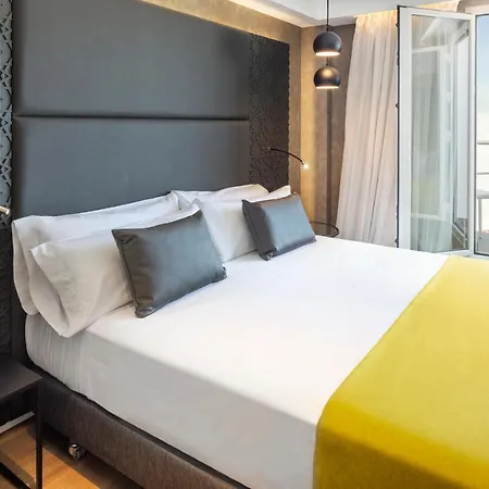 Catalonia Giralda Hotell 4*