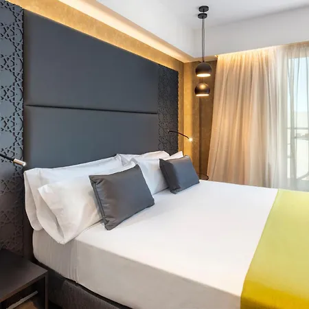 Catalonia Giralda Hotell 4*