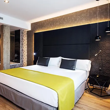 Catalonia Giralda Hotell 4*