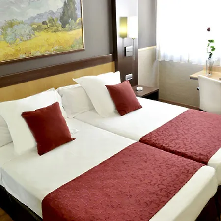 Hotell Catalonia Giralda 4*