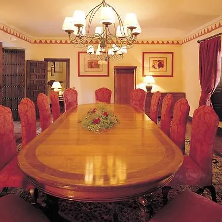 Hotell Catalonia Giralda 4*