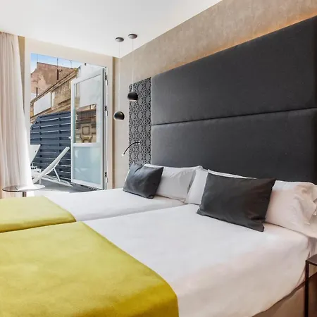 Catalonia Giralda Hotell 4*