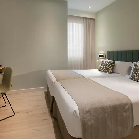 Catalonia Giralda 4*