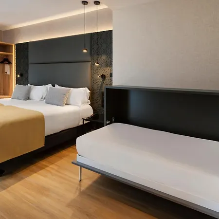 Catalonia Giralda Hotel 4*